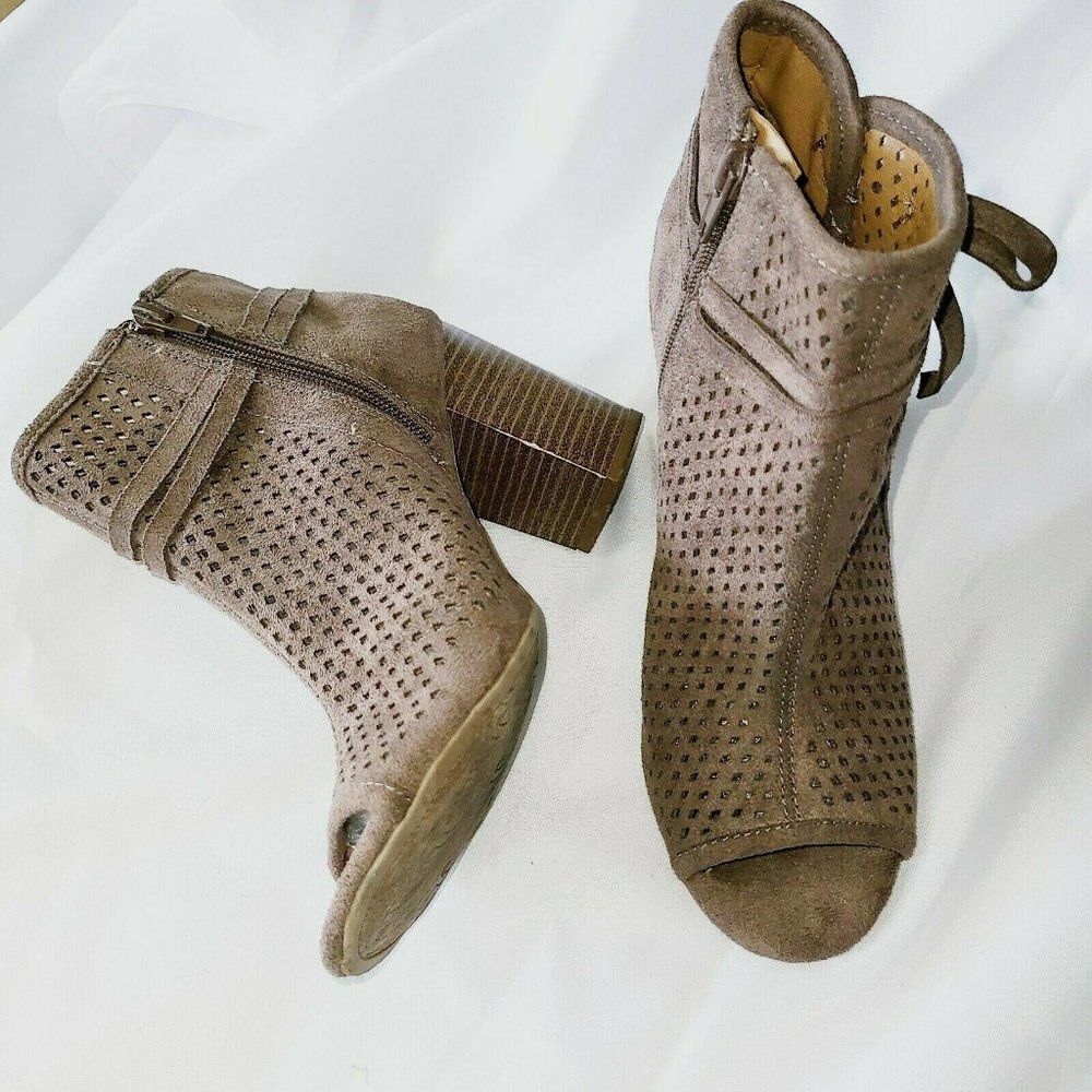Altar'd State‎ Perforated Shoe Bootie Size 7